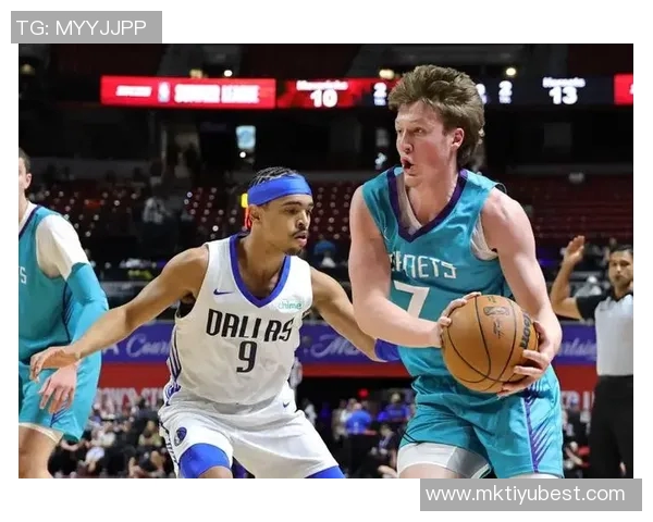 克尼佩尔表现起伏不定10投仅中3收获8分4板3助2帽并有5次失误 克尼佩尔表现起伏不定10投仅中3收获8分4板3助2帽并有5次失误