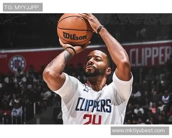 马克西表现稳健20投10中贡献27分7篮板9助攻5次失误展现全面能力 马克西表现稳健20投10中贡献27分7篮板9助攻5次失误展现全面能力