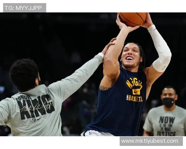 杰伦泰森表现出色14投6中三分球命中率高达33助力全队取得胜利 杰伦泰森表现出色14投6中三分球命中率高达33助力全队取得胜利